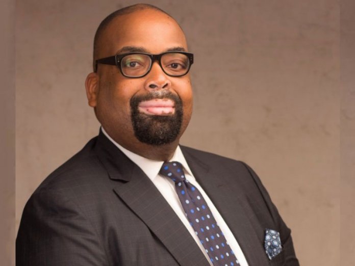 0283db2c olumide akpata 696x522 1