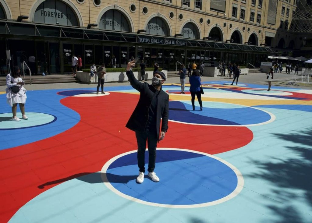 c1cb2159 stella artois together apart mural 3 jsomething 1200x858 1